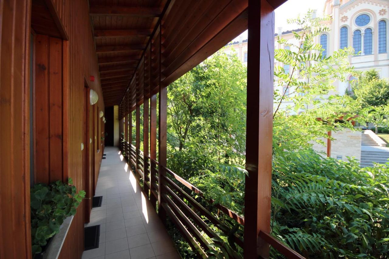 Hotel Adalbert Szent Gyoergy Haz Esztergom Luaran gambar