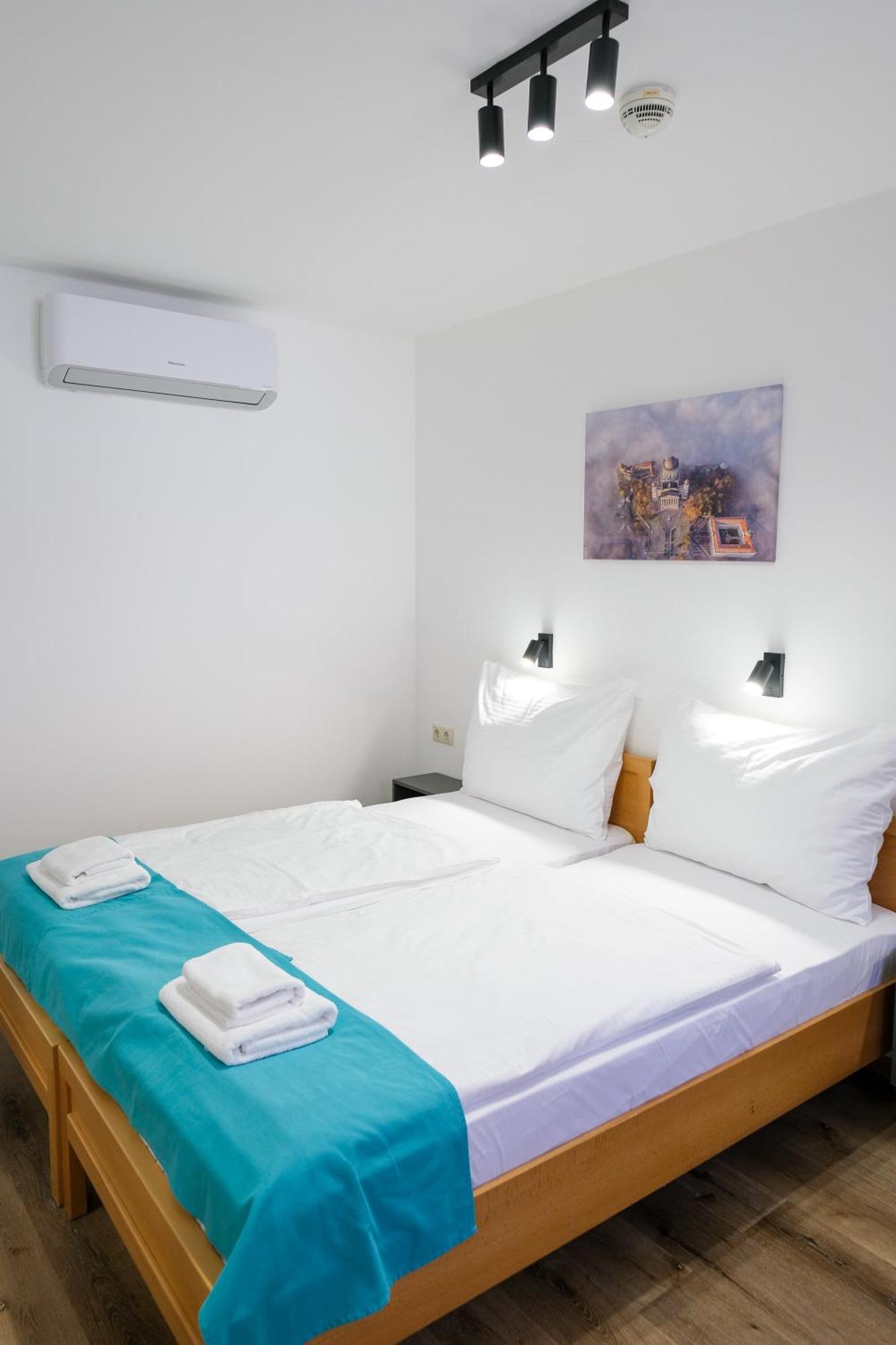 Hotel Adalbert Szent Gyoergy Haz Esztergom Luaran gambar