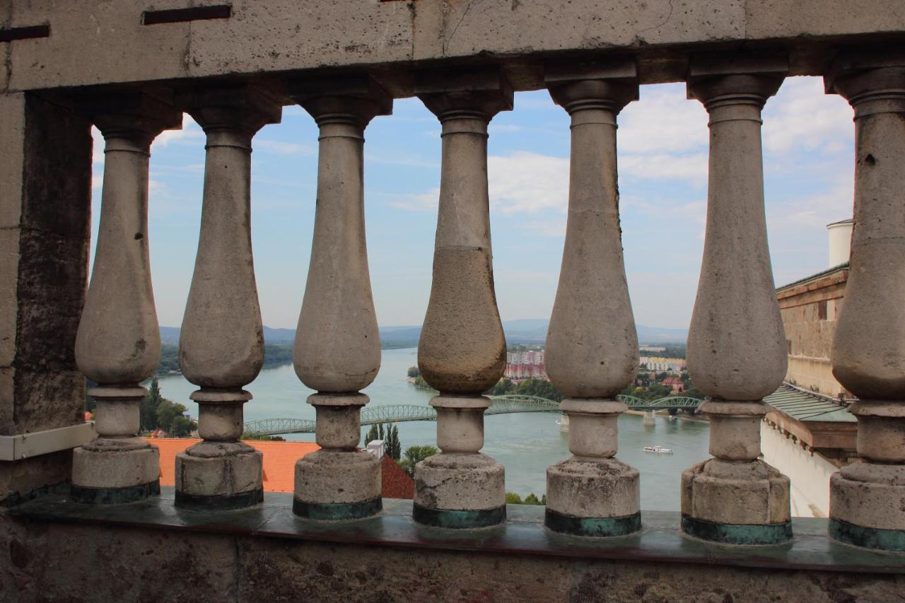 Hotel Adalbert Szent Gyoergy Haz Esztergom Luaran gambar