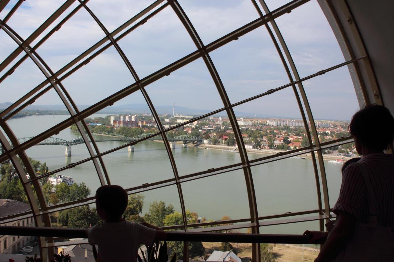 Hotel Adalbert Szent Gyoergy Haz Esztergom Luaran gambar